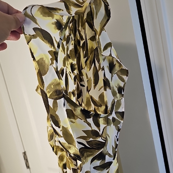 Alfani Olive Leaf‎ Print Blouse - Picture 4 of 9